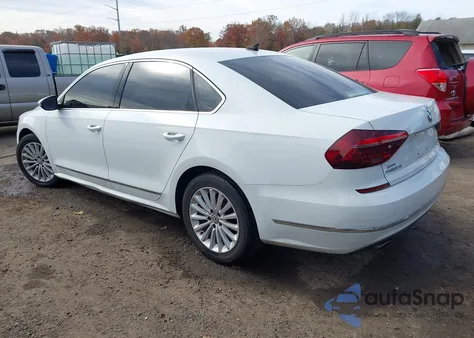 2017 Volkswagen Passat 1.8T Se z USA, uszkodzony, nr VIN 1VWBT7A32HC073668
